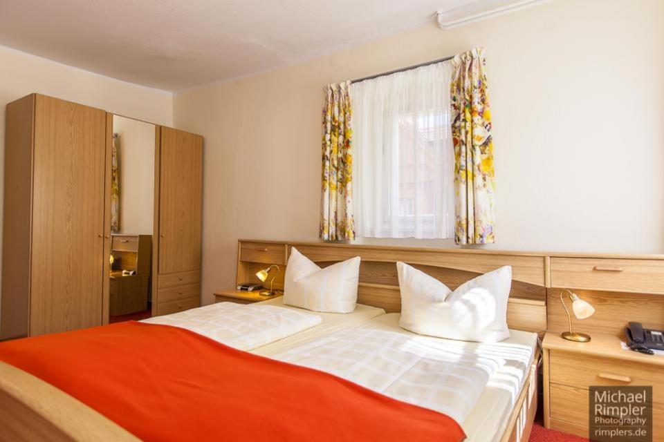 Wanderhotel Sonnebergbaude Waltersdorf  Ngoại thất bức ảnh