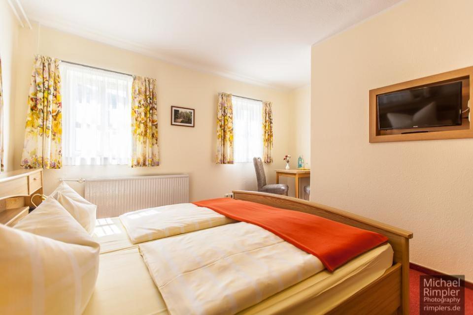 Wanderhotel Sonnebergbaude Waltersdorf  Ngoại thất bức ảnh