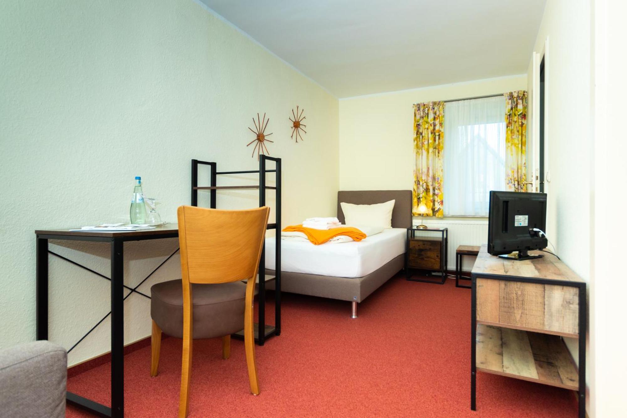 Wanderhotel Sonnebergbaude Waltersdorf  Ngoại thất bức ảnh