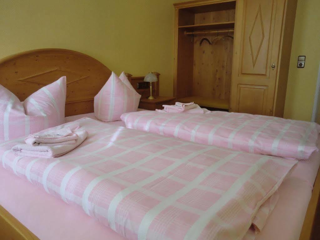 Wanderhotel Sonnebergbaude Waltersdorf  Ngoại thất bức ảnh