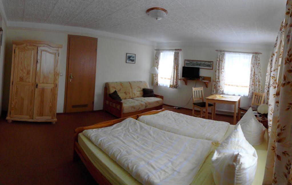 Wanderhotel Sonnebergbaude Waltersdorf  Ngoại thất bức ảnh